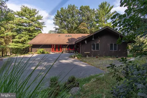 20820 Old Forge Rd, Hagerstown, MD 21742