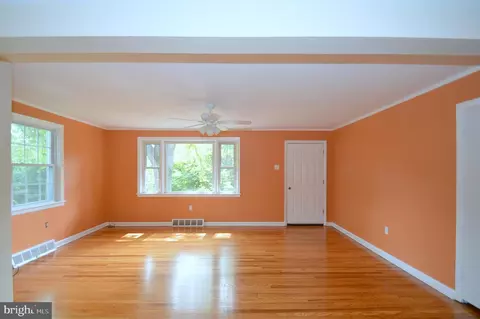 Living - 11112 Big Pool Rd, Big Pool, MD 21711 photo 1 of 1