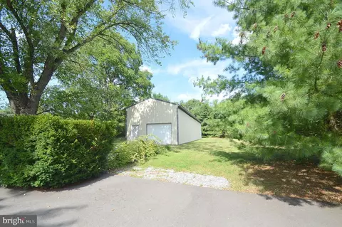 Exterior - 11112 Big Pool Rd, Big Pool, MD 21711 photo 16 of 26