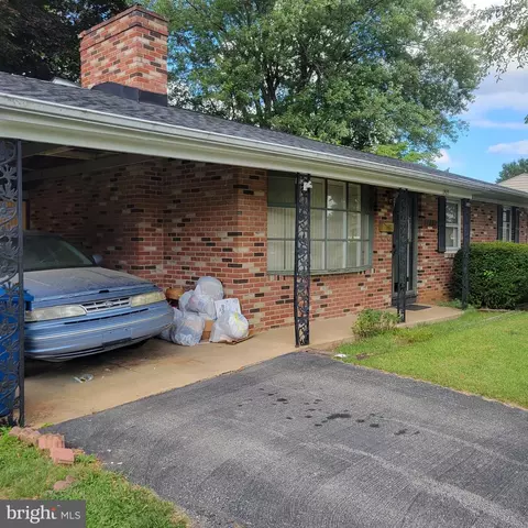 17604 Meadowood Dr, Hagerstown, MD 21740