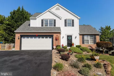 13127 Primrose Ln, Hagerstown, MD 21742