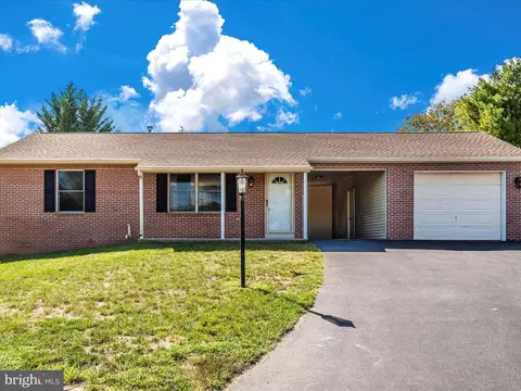8 Whittier Hts, Hagerstown, MD 21742