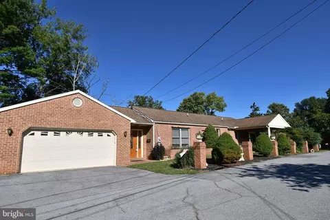1021 Murdock Ave, Hagerstown, MD 21740