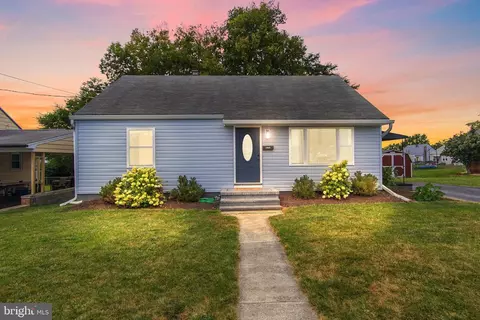 11032 Rosewood Dr, Hagerstown, MD 21740