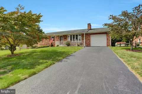 17714 Stone Valley Dr, Hagerstown, MD 21740