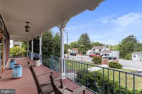 25 W Water St, Smithsburg, MD 21783 photo 12