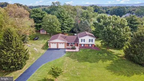 10336 Mar Rock Dr, Hagerstown, MD 21740