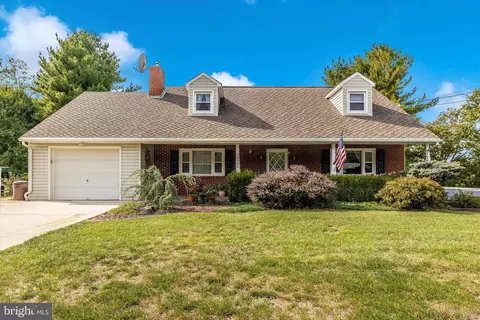 12030 Greendale Dr, Hagerstown, MD 21742