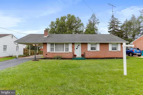 9714 Chapelwood Ln, Hagerstown, MD 21740