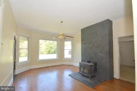 184 E Main St E, Hancock, MD 21750 photo 3