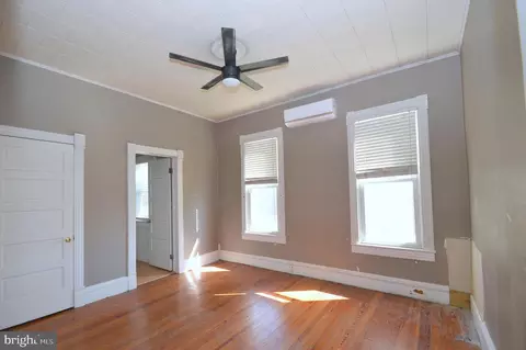 184 E Main St E, Hancock, MD 21750 photo 7