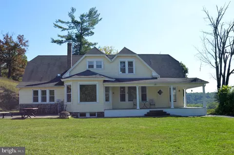 184 E Main St E, Hancock, MD 21750