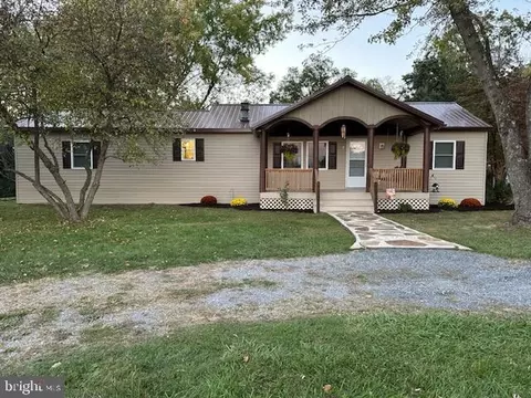 8332 Reichard Rd, Fairplay, MD 21733