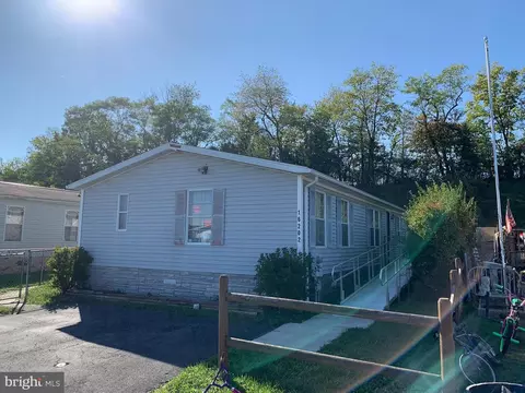 16202 Mcgregor Dr, Hagerstown, MD 21740