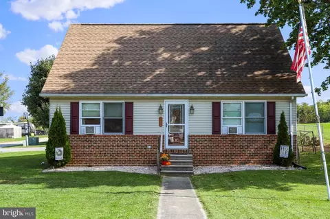 36 N Main St, Smithsburg, MD 21783