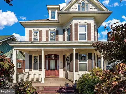 17504 Virginia Ave, Hagerstown, MD 21740