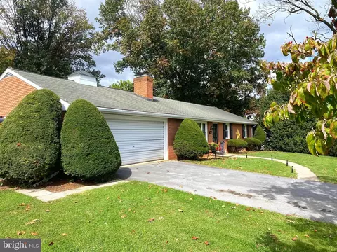 11616 Peacock Trl, Hagerstown, MD 21742