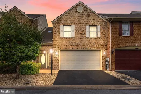 1405 Lindsay Ln, Hagerstown, MD 21742