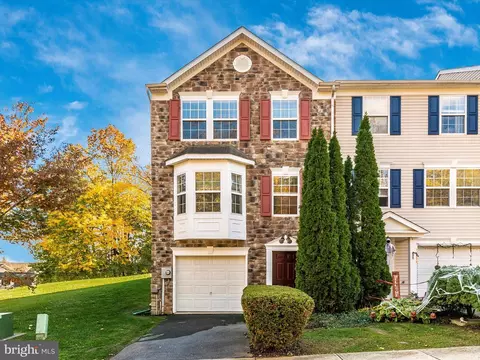 880 Monet Dr, Hagerstown, MD 21740