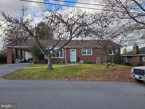 12026 Belvedere Rd, Hagerstown, MD 21742