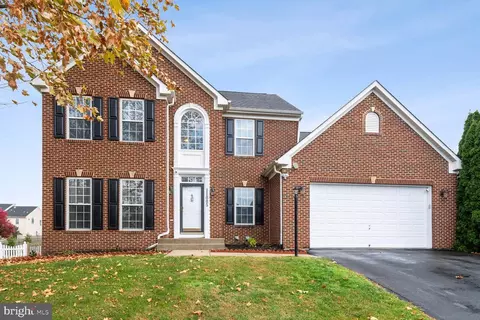11005 Suffolk Dr, Hagerstown, MD 21742