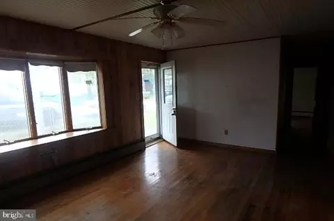 1 Grove Cir, Hancock, MD 21750 photo 4