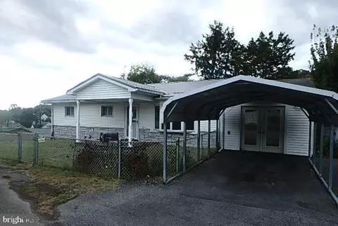 1 Grove Cir, Hancock, MD 21750 photo 2