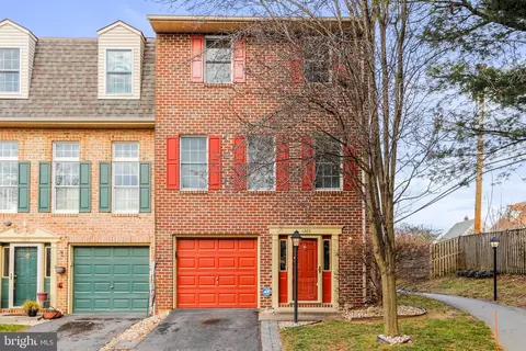 1365 Lindsay Ln, Hagerstown, MD 21742