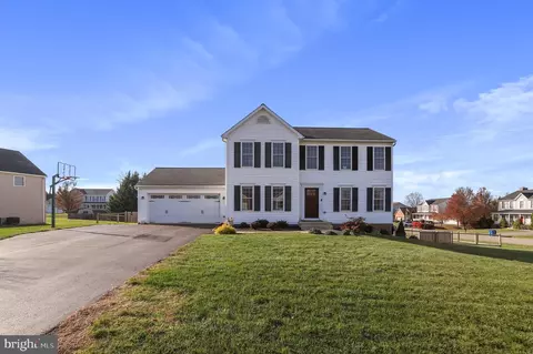 13514 Scarlet Sage Ct, Hagerstown, MD 21740