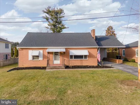 18432 Woodside Dr, Hagerstown, MD 21740