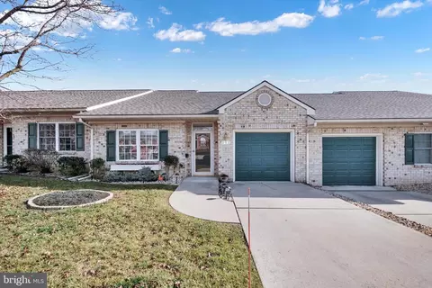 333 Sunbrook Ln #103, Hagerstown, MD 21742