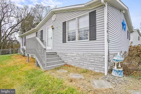11913 Heather Dr, Hagerstown, MD 21740
