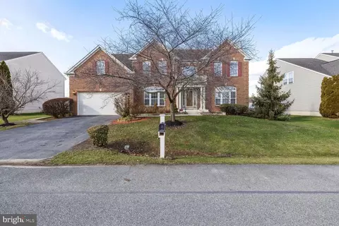 11014 Baldwin Dr, Hagerstown, MD 21742