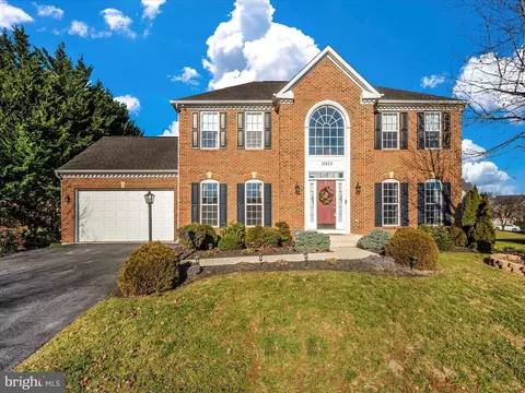 11024 Suffolk Dr, Hagerstown, MD 21742