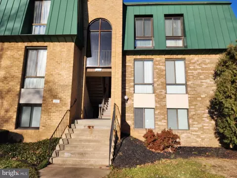 1032 Brinker Dr #102, Hagerstown, MD 21740