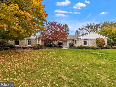 19730 Meadowbrook Rd, Hagerstown, MD 21742