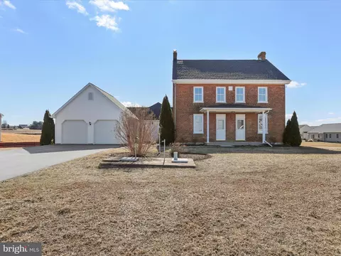 18941 Amesbury Rd, Hagerstown, MD 21742
