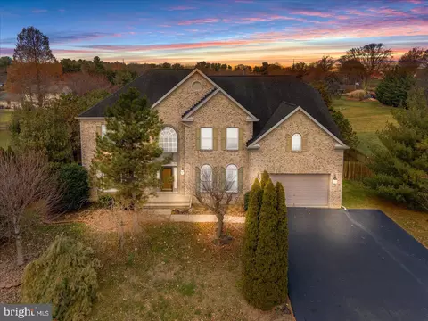 13814 Emerson Dr, Hagerstown, MD 21742
