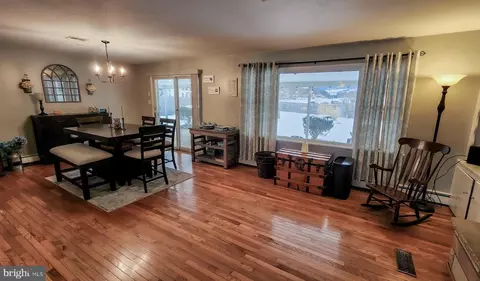 11959 Comanche Dr, Smithsburg, MD 21783 photo 2