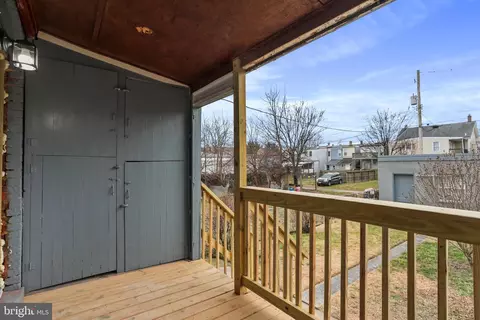 Exterior - 121 E Lee St, Hagerstown, MD 21740 photo 2 of 5