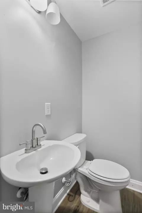 Bath - 121 E Lee St, Hagerstown, MD 21740 photo 1 of 2