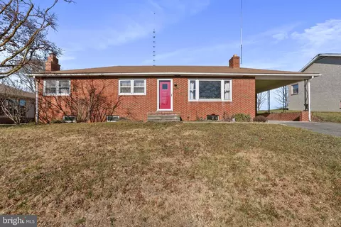 19832 Bennie Dr, Hagerstown, MD 21742