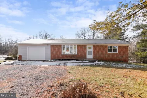 12026 Warrenfeltz Ln, Hagerstown, MD 21742