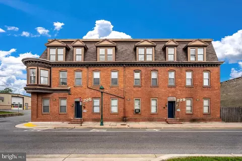 225 229 Jonathan St, Hagerstown, MD 21740