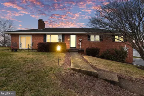 16024 Plumtree Ln, Williamsport, MD 21795
