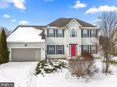 13514 Essex Dr, Hagerstown, MD 21742