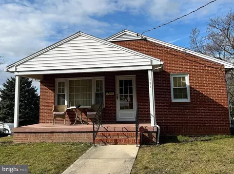 101 N Mont Valla Ave, Hagerstown, MD 21740