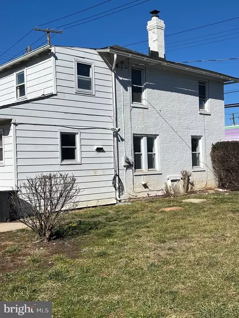 Exterior - 25 E Baltimore St, Hagerstown, MD 21740 photo 5 of 20