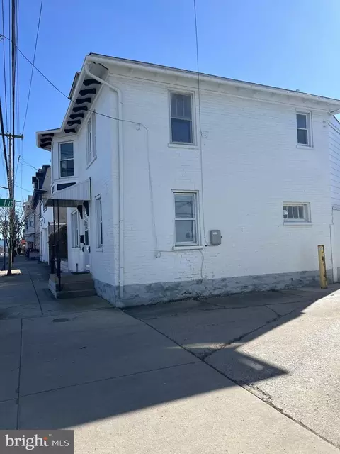 Exterior - 25 E Baltimore St, Hagerstown, MD 21740 photo 6 of 20