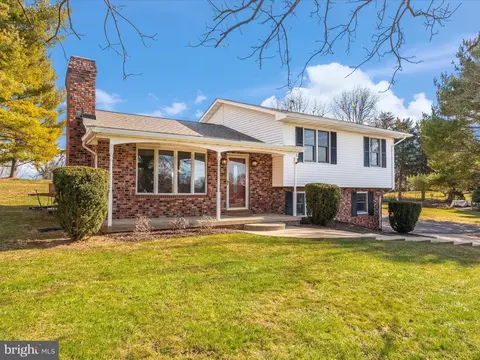 3 Bedrock Cir, Keedysville, MD 21756